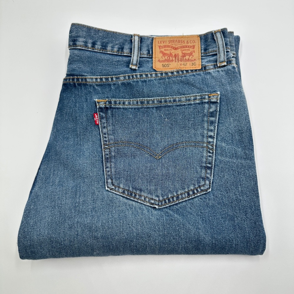 Levis 505 Mens 42x30 Regular Fit Jeans Medium Wash Straight Leg 100% Cotton